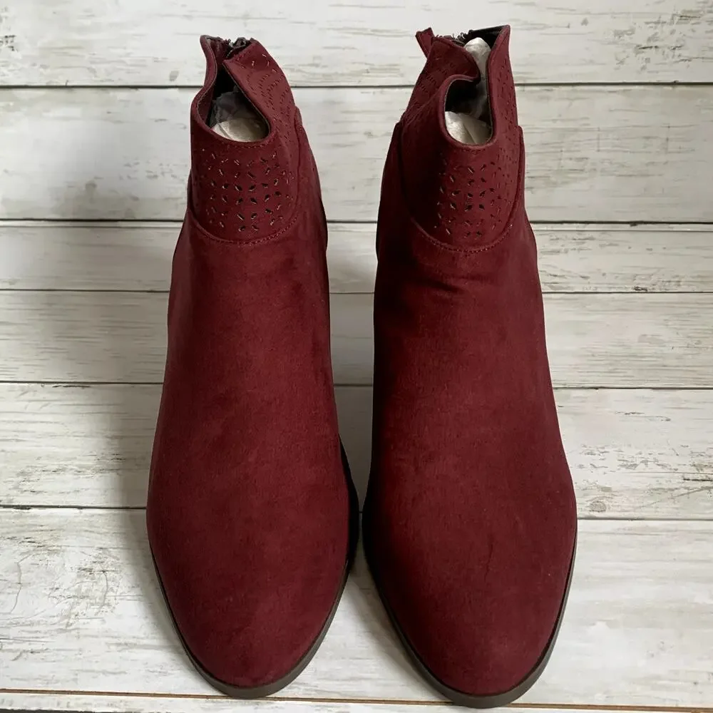 NWT Violet & Red Jackson Laser Cut Topline Booties in Burgundy‎ Red
